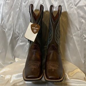 NWT Ariat Brown Western Boots